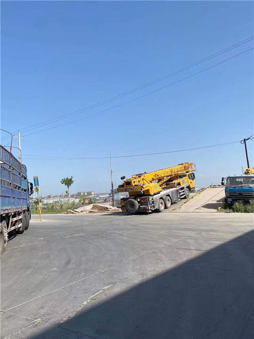 英山县25吨吊车的租赁价格大概是多少？